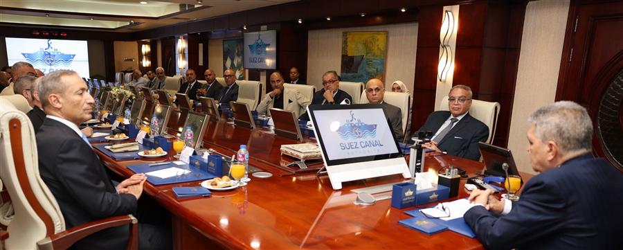 Suez Canal traffic sees return of 229 vessels in October

